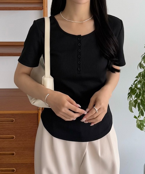 callautia(カラウティア)の「ヘンリーネックトップス(Tシャツ/カットソー・レディース・ホワイト/ブラック/ブラック系その他/ホワイト系その他・MEDIUM/SMALL)」の10枚目の写真