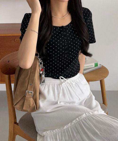 callautia(カラウティア)の「ヘンリーネックトップス(Tシャツ/カットソー・レディース・ホワイト/ブラック/ブラック系その他/ホワイト系その他・MEDIUM/SMALL)」の17枚目の写真