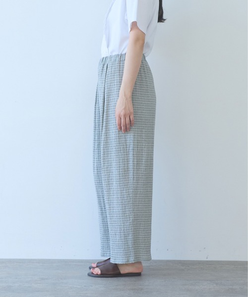 yuni(ユニ )の「高島ちぢみマルチボーダーeasy pants(その他パンツ・レディース・ベージュ/ブルー・FREE)」の22枚目の写真