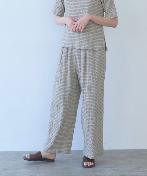 yuni(ユニ )の「高島ちぢみマルチボーダーeasy pants(その他パンツ・レディース・ベージュ/ブルー・FREE)」の12枚目の写真