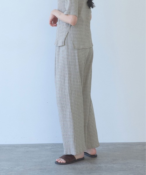 yuni(ユニ )の「高島ちぢみマルチボーダーeasy pants(その他パンツ・レディース・ベージュ/ブルー・FREE)」の13枚目の写真
