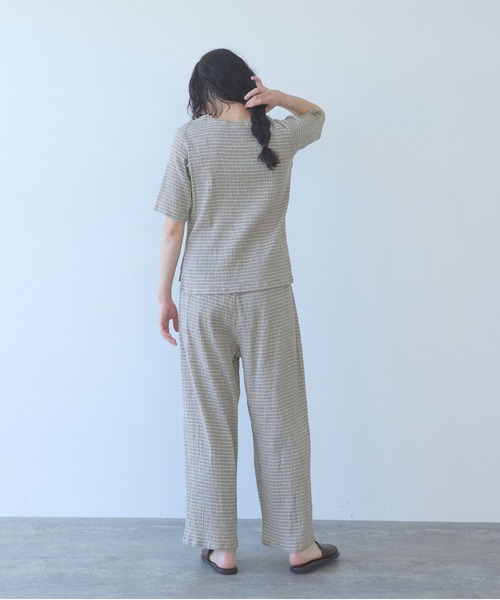 yuni(ユニ )の「高島ちぢみマルチボーダーeasy pants(その他パンツ・レディース・ベージュ/ブルー・FREE)」の10枚目の写真