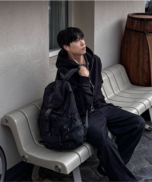 MAISON MINED（メゾンミネド）の「EYELET THREE-POCKET BUCKLE BACKPACK BLACK（バックパック/リュック・メンズ・その他・FREE）」の16枚目の写真