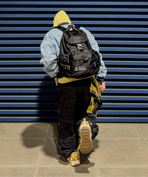 MAISON MINED（メゾンミネド）の「EYELET THREE-POCKET BUCKLE BACKPACK BLACK（バックパック/リュック・メンズ・その他・FREE）」の17枚目の写真