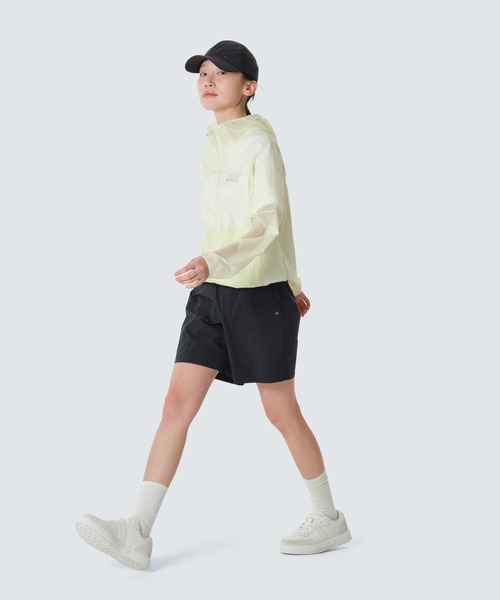 Snow Peak(スノーピーク)の「Snow Peak / Picolite UL Wmns Windbreaker ピコライト ウィンドブレーカー 海外限定(マウンテンパーカー・レディース・ミント/カーキ/オフホワイト・M/S/L)」の6枚目の写真