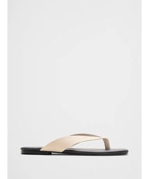 BANANA REPUBLIC FACTORY STORE（バナナリパブリック ファクトリーストア）の「BANANA REPUBLIC FACTORY STORE　　ヴィーガンレザー フリップフロップサンダル（サンダル）」