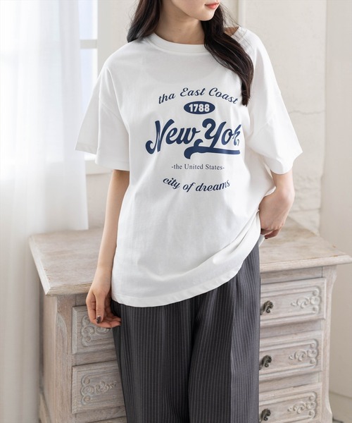 CLEAR BASIC（クリアベーシック）の「【4色展開】カレッジロゴビックTシャツ［骨格ナチュラル／カジュアル／ストリート／ラフ／メンズライク］（Tシャツ/カットソー・レディース・イエロー/ホワイト系その他/ブラック/ホワイト系その他2・F）」の2枚目の写真