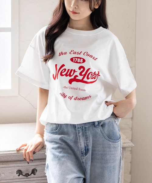 CLEAR BASIC（クリアベーシック）の「【4色展開】カレッジロゴビックTシャツ［骨格ナチュラル／カジュアル／ストリート／ラフ／メンズライク］（Tシャツ/カットソー・レディース・イエロー/ホワイト系その他/ブラック/ホワイト系その他2・F）」の5枚目の写真