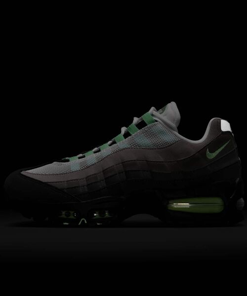 NIKE（ナイキ）の「ナイキ エア マックス 95 ビッグ バブル ウィメンズシューズ / Nike Air Max 95 Big Bubble Women's Shoes HJ5996-005 Black/Fresh Mint（スニーカー・レディース・ブラック・24.5/24/23.5/23/26/25.5/22/25）」の10枚目の写真