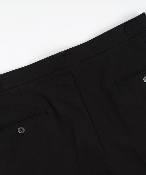 BELLIEF(ベリーフ)の「Essential Linen Cotton Twill Adjust 2-Pleated Relaxed Chino (Black)(その他パンツ・メンズ・その他・LARGE/MEDIUM/X-LARGE)」の5枚目の写真