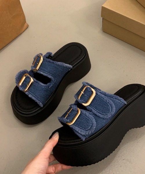 LAC-VERT(ラック・ヴェール)の「ダブルベルト厚底サンダル(サンダル・レディース・ブラック/ブルー・LARGE/MEDIUM/SMALL)」の11枚目の写真