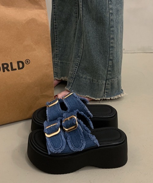 LAC-VERT(ラック・ヴェール)の「ダブルベルト厚底サンダル(サンダル・レディース・ブラック/ブルー・LARGE/MEDIUM/SMALL)」の14枚目の写真