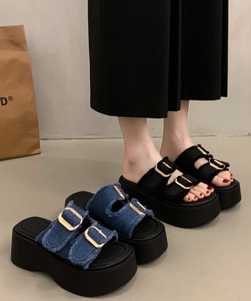 LAC-VERT(ラック・ヴェール)の「ダブルベルト厚底サンダル(サンダル・レディース・ブラック/ブルー・LARGE/MEDIUM/SMALL)」の16枚目の写真