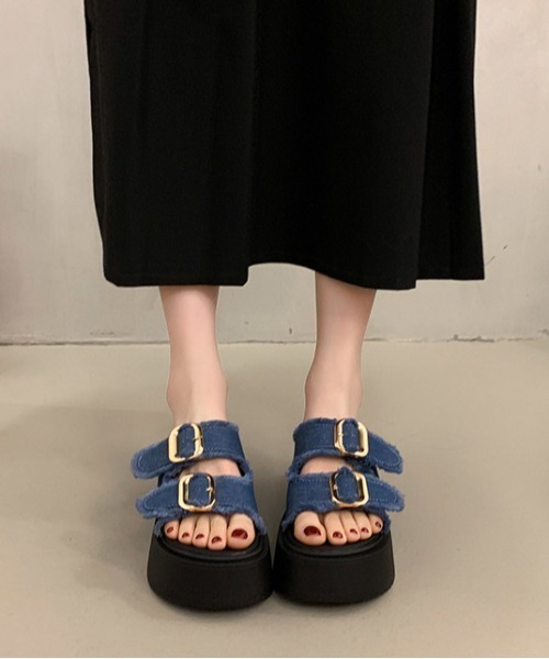 LAC-VERT(ラック・ヴェール)の「ダブルベルト厚底サンダル(サンダル・レディース・ブラック/ブルー・LARGE/MEDIUM/SMALL)」の17枚目の写真