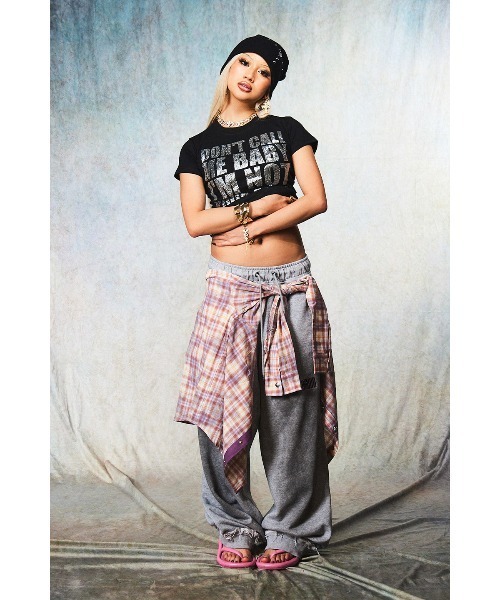 SupBaby by SUPPLIER(サプベイビーバイサプライヤー)の「Tシャツ|I'm Not Your Baby Cropped Tee|SupBaby by SUPPLIER(Tシャツ/カットソー・レディース・ブラック/ホワイト・MEDIUM/SMALL)」の4枚目の写真