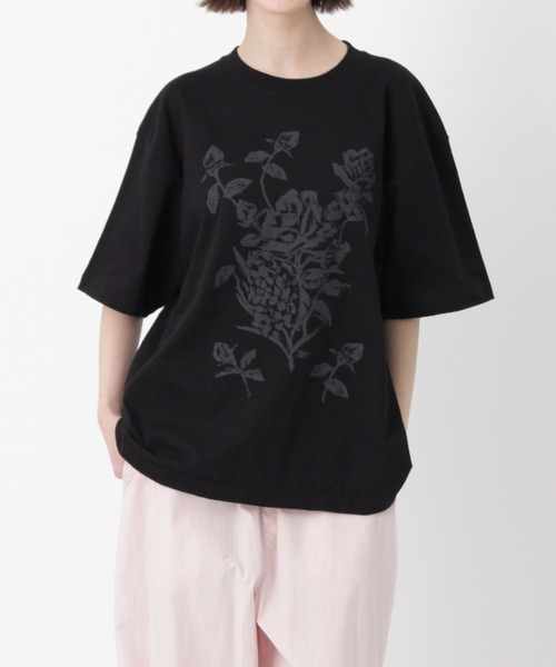 H.A.K(ハク)の「5.6オンスコットン天竺ローズモチーフプリントTシャツ(Tシャツ/カットソー・レディース・ブラック/ライトグレー/ホワイト/ピンク・1/0)」の9枚目の写真