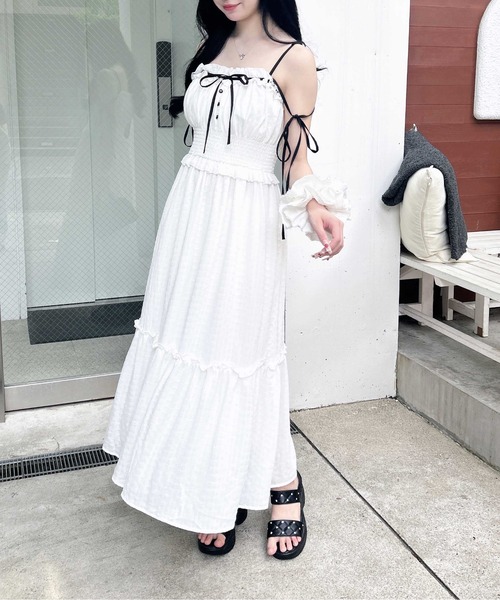 INGNI(イング)の「配色リボンティアードロングワンピース(ワンピース・レディース・ホワイト×ブラック/ホワイト系その他3/ホワイト系7・M)」の2枚目の写真