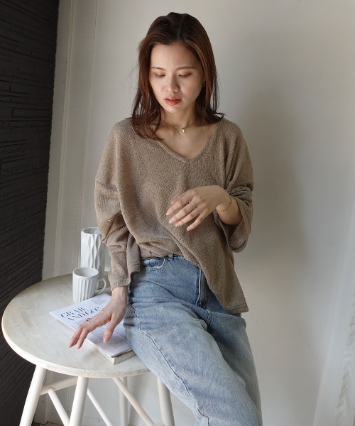 CORNERS(コーナーズ)の「シアースラブニットソー深Vネックトップス(Tシャツ/カットソー・レディース・アイボリー/ベージュ/ライトベージュ/グレー・M)」の3枚目の写真