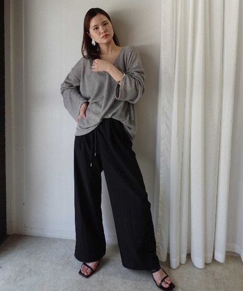 CORNERS(コーナーズ)の「シアースラブニットソー深Vネックトップス(Tシャツ/カットソー・レディース・アイボリー/ベージュ/ライトベージュ/グレー・M)」の7枚目の写真
