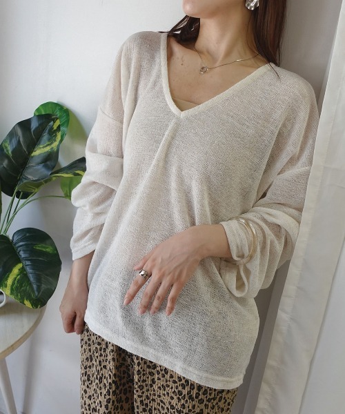 CORNERS(コーナーズ)の「シアースラブニットソー深Vネックトップス(Tシャツ/カットソー・レディース・アイボリー/ベージュ/ライトベージュ/グレー・M)」の12枚目の写真