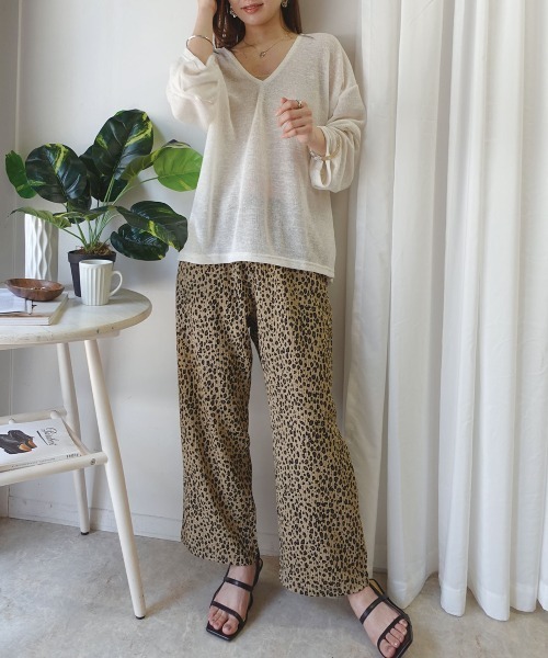 CORNERS(コーナーズ)の「シアースラブニットソー深Vネックトップス(Tシャツ/カットソー・レディース・アイボリー/ベージュ/ライトベージュ/グレー・M)」の13枚目の写真