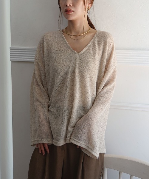 CORNERS(コーナーズ)の「シアースラブニットソー深Vネックトップス(Tシャツ/カットソー・レディース・アイボリー/ベージュ/ライトベージュ/グレー・M)」の16枚目の写真