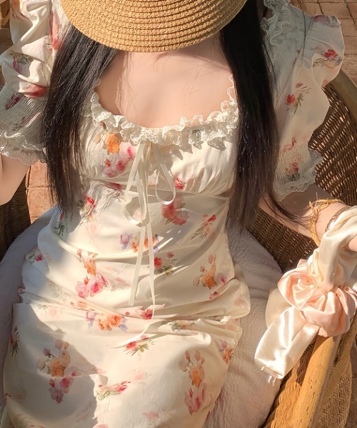 LUCPY(ラクピー)の「フラワーギャザーキャミワンピース(ワンピース・レディース・アイボリー・X-LARGE/LARGE/MEDIUM/SMALL)」の4枚目の写真