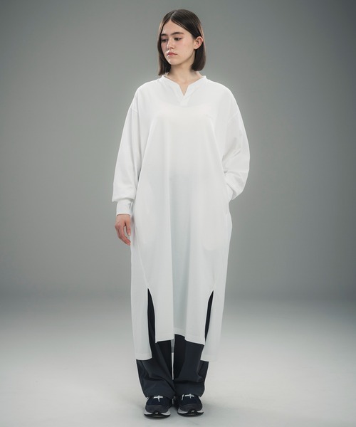 +phenix（プラスフェニックス）の「+phenix(プラスフェニックス)LONG CUFF CUT-AND-SEW DRESS / ロングカフ カットソードレス（ワンピース・レディース・ホワイト/ブラック・L/M）」の15枚目の写真