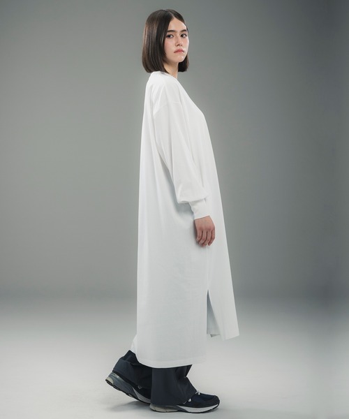+phenix（プラスフェニックス）の「+phenix(プラスフェニックス)LONG CUFF CUT-AND-SEW DRESS / ロングカフ カットソードレス（ワンピース・レディース・ホワイト/ブラック・L/M）」の18枚目の写真