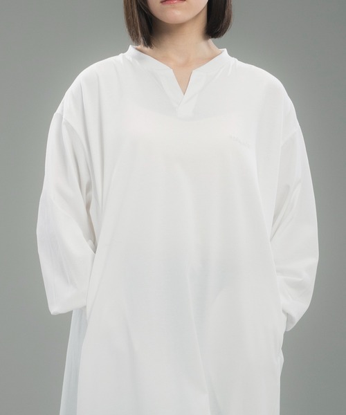 +phenix（プラスフェニックス）の「+phenix(プラスフェニックス)LONG CUFF CUT-AND-SEW DRESS / ロングカフ カットソードレス（ワンピース・レディース・ホワイト/ブラック・L/M）」の4枚目の写真
