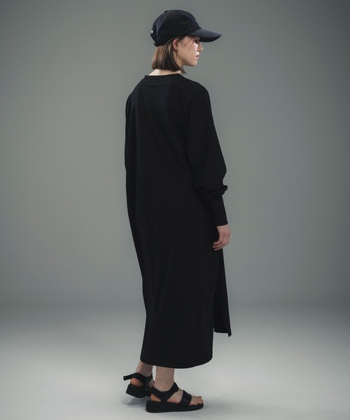 +phenix（プラスフェニックス）の「+phenix(プラスフェニックス)LONG CUFF CUT-AND-SEW DRESS / ロングカフ カットソードレス（ワンピース・レディース・ホワイト/ブラック・L/M）」の8枚目の写真