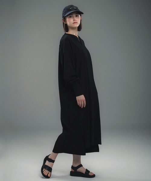 +phenix（プラスフェニックス）の「+phenix(プラスフェニックス)LONG CUFF CUT-AND-SEW DRESS / ロングカフ カットソードレス（ワンピース・レディース・ホワイト/ブラック・L/M）」の9枚目の写真