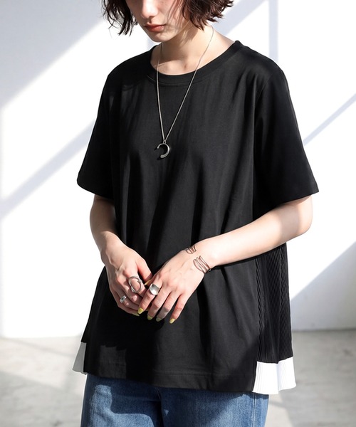 antiqua(アンティカ)の「異素材 配色 バックプリーツ カットソー(Tシャツ/カットソー・レディース・ブラック/ホワイト・ONESIZE)」の2枚目の写真