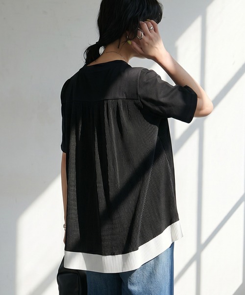 antiqua(アンティカ)の「異素材 配色 バックプリーツ カットソー(Tシャツ/カットソー・レディース・ブラック/ホワイト・ONESIZE)」の9枚目の写真
