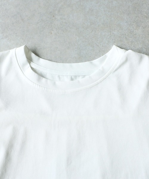 antiqua(アンティカ)の「異素材 配色 バックプリーツ カットソー(Tシャツ/カットソー・レディース・ブラック/ホワイト・ONESIZE)」の13枚目の写真