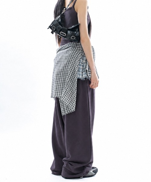 raucohouse(ラウコハウス)の「ロングウエストルーズスウェットパンツ(スウェットパンツ・レディース・ブラック/グレー/オートミール/チャコール・FREE)」の12枚目の写真