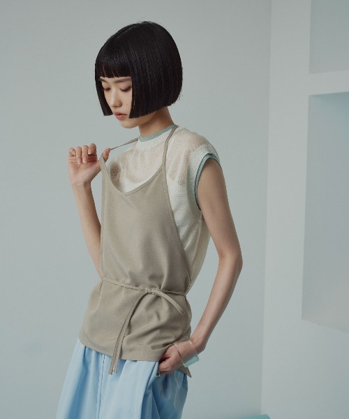 W:Huku(フーク)の「【W:Huku / シルキーサマーツイル】ホルターネック キャミソール / Silky Summer Twill Halter-Neck Camisole(キャミソール・レディース・ベージュ/グレー/ブラック・FREE)」の17枚目の写真