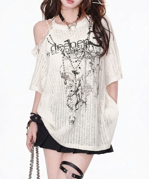 lilful(リルフル)の「【26年春夏新作】Y2Kグランジ ダメージ加工 グラフィックワンショルシアーTシャツ(Tシャツ/カットソー・レディース・ブラック/アイボリー・M/L)」の2枚目の写真