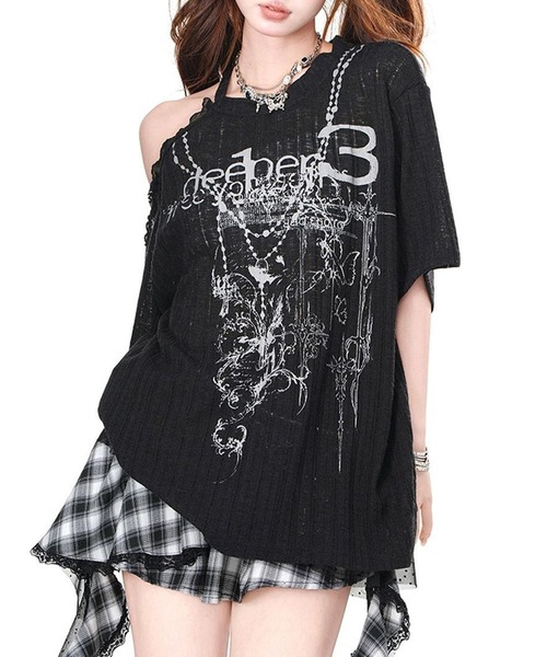 lilful(リルフル)の「【26年春夏新作】Y2Kグランジ ダメージ加工 グラフィックワンショルシアーTシャツ(Tシャツ/カットソー・レディース・ブラック/アイボリー・M/L)」の1枚目の写真