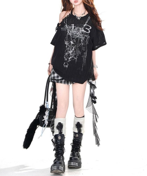 lilful(リルフル)の「【26年春夏新作】Y2Kグランジ ダメージ加工 グラフィックワンショルシアーTシャツ(Tシャツ/カットソー・レディース・ブラック/アイボリー・M/L)」の18枚目の写真