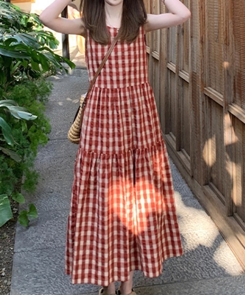 FAVORITO（ファヴォリート）の「チェック柄ノースリーブワンピース（ワンピース・レディース・レッド・F）」の5枚目の写真