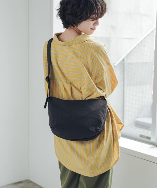 URBAN RESEARCH DOORS(アーバンリサーチドアーズ)の「ウォッシャブルミニショルダー(ショルダーバッグ・レディース・ブルー/ブラック・-)」の2枚目の写真