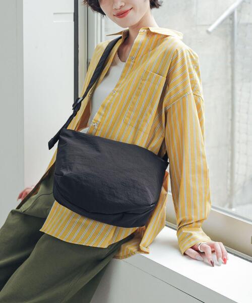 URBAN RESEARCH DOORS(アーバンリサーチドアーズ)の「ウォッシャブルミニショルダー(ショルダーバッグ・レディース・ブルー/ブラック・-)」の14枚目の写真