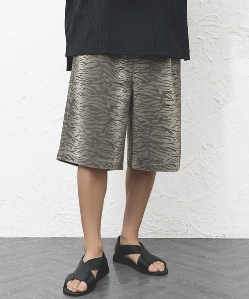 MinoriTY(マイノリティ)の「【MinoriTY】ダートデザインハーフパンツ 柄物 カモ柄 ゼブラ柄 メンズ 夏服(その他パンツ・メンズ・グリーン系その他/グレー系その他・M/L)」の5枚目の写真