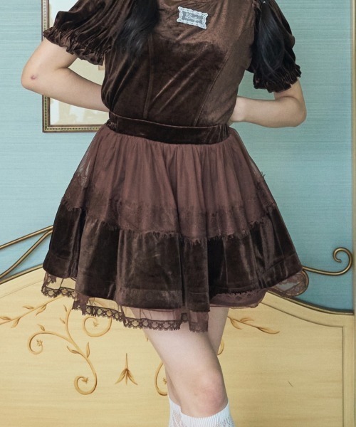 Lovilyn(ラヴィリン)の「チュールレースベロアスカート(スカート・レディース・ブラウン/ホワイト・SMALL/MEDIUM)」の1枚目の写真