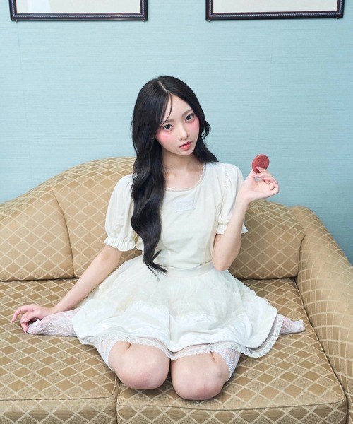 Lovilyn(ラヴィリン)の「チュールレースベロアスカート(スカート・レディース・ブラウン/ホワイト・SMALL/MEDIUM)」の10枚目の写真