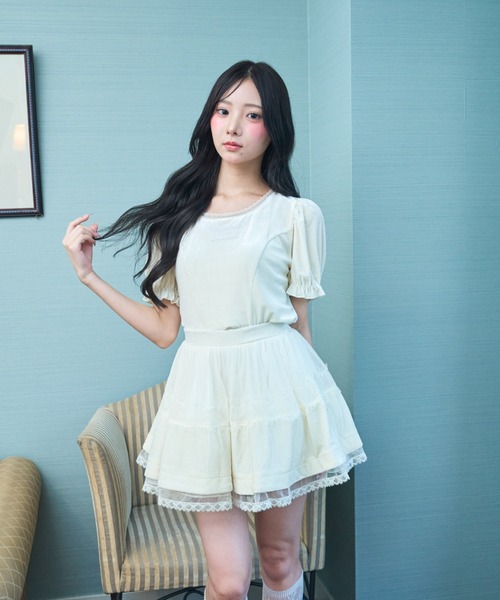 Lovilyn(ラヴィリン)の「チュールレースベロアスカート(スカート・レディース・ブラウン/ホワイト・SMALL/MEDIUM)」の4枚目の写真
