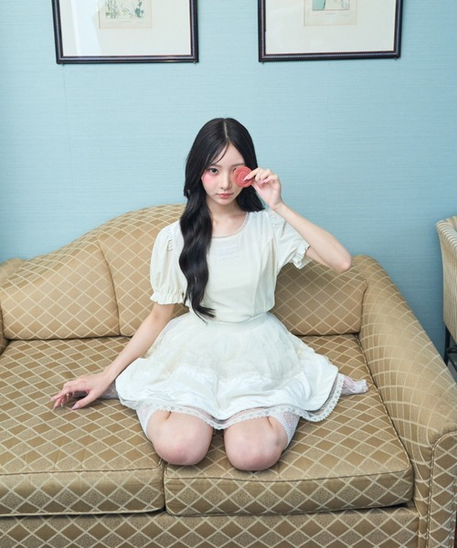 Lovilyn(ラヴィリン)の「チュールレースベロアスカート(スカート・レディース・ブラウン/ホワイト・SMALL/MEDIUM)」の11枚目の写真