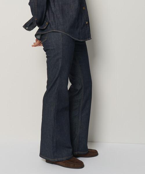 FREAK'S STORE（フリークスストア）の「SOMETHING × FREAK'S STORE/サムシング 別注 MID FLARE DENIM/別注ミッド フレアデニム（デニムパンツ・レディース・ネイビー/ブルー・SMALL/MEDIUM）」の22枚目の写真