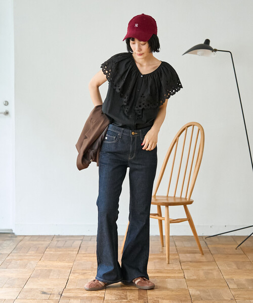 FREAK'S STORE（フリークスストア）の「SOMETHING × FREAK'S STORE/サムシング 別注 MID FLARE DENIM/別注ミッド フレアデニム（デニムパンツ・レディース・ネイビー/ブルー・SMALL/MEDIUM）」の3枚目の写真